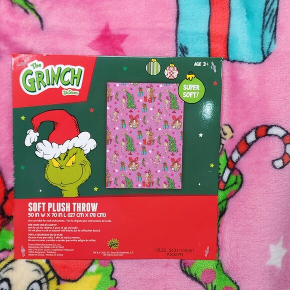 The Grinch Soft Plush Throw Blanket 50" X 70" Pink Christmas Cindy Lou & Max - Picture 4 of 9